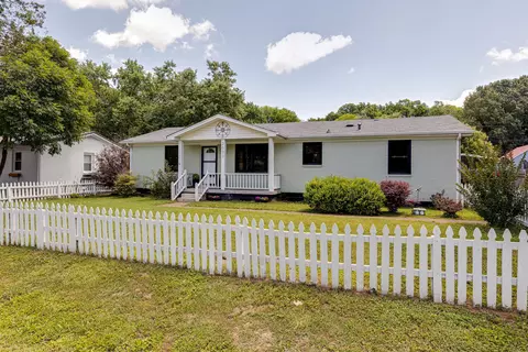 2003 Denise Dr, Columbia, TN 38401