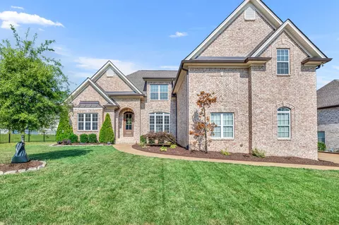 5904 Hunt Valley Dr, Spring Hill, TN 37174