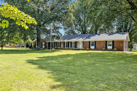 517 N Russell St, Portland, TN 37148