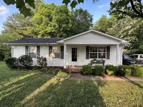 220 Wesley Chapel Rd, Lawrenceburg, TN 38464
