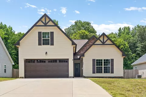 496 Hawkins Rd, Clarksville, TN 37040