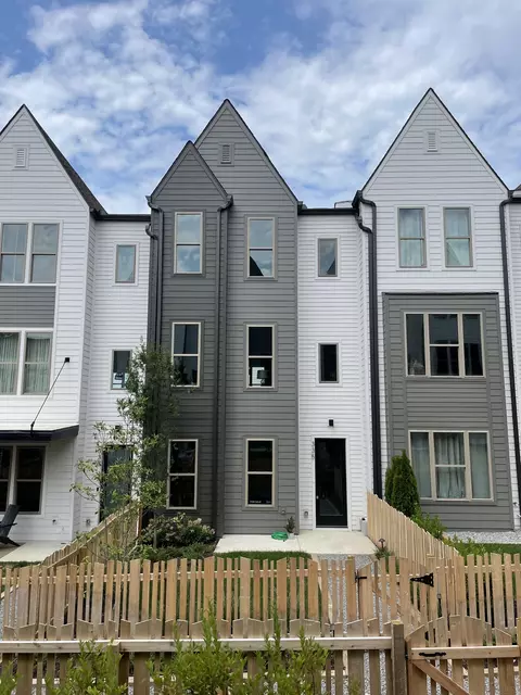 335 E Village Ln, Nashville, TN 37216