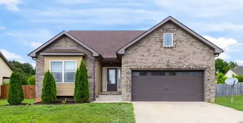 1019 Sunrise Dr, Clarksville, TN 37042
