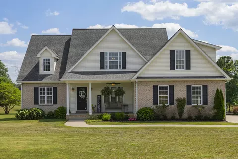 500 Fawn Ct, Burns, TN 37029