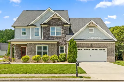 596 Clear Canyon Dr, Hixson, TN 37343