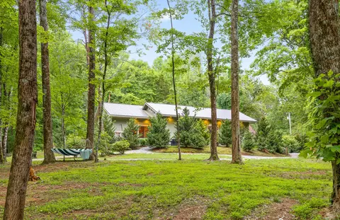 1942 Lane Dr, Signal Mountain, TN 37377