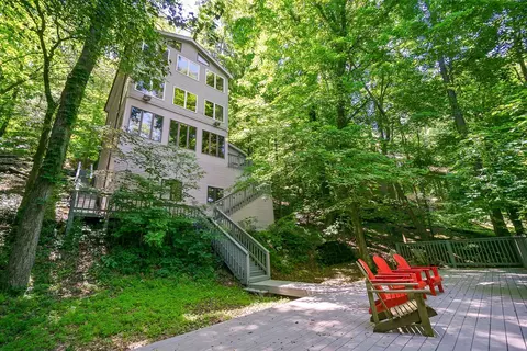 969 Blackberry Hill Rd, Silver Point, TN 38582