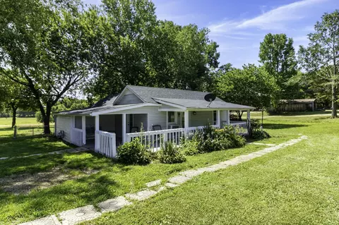 980 Prosser Rd, Leoma, TN 38468