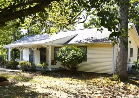 9284 Old Locust Creek Rd, Bon Aqua, TN 37025
