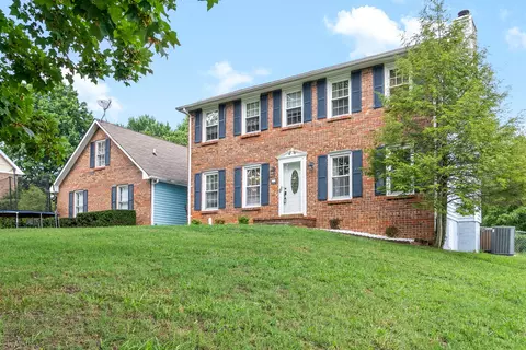 2075 Roxbury Ln, Clarksville, TN 37043