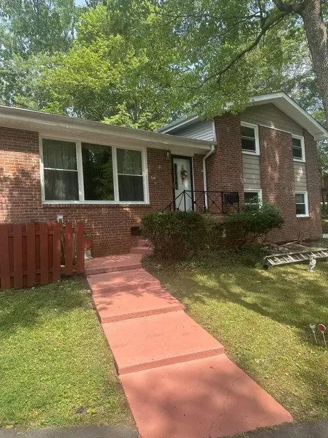 303 Wedgewood Dr, Clarksville, TN 37043