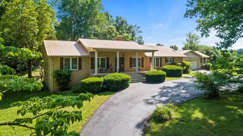 1281 Turkey Creek Dr, Tullahoma, TN 37388
