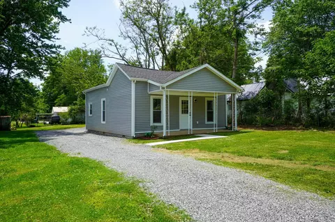 402 College St, Portland, TN 37148
