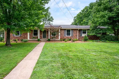 5420 Bradfield Dr, Nashville, TN 37220