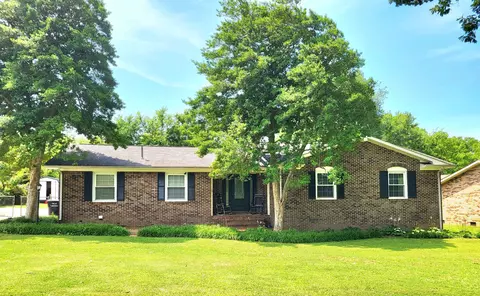 511 Timberlane Ave, Tullahoma, TN 37388