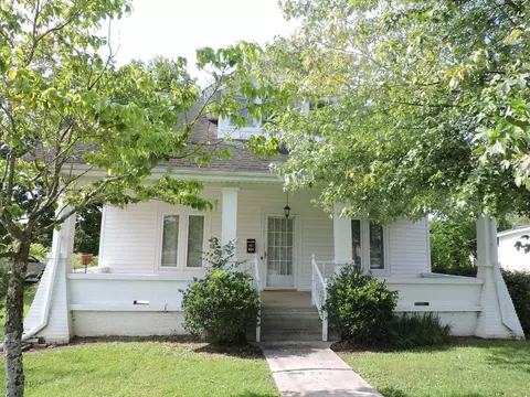 604 W Main St, Watertown, TN 37184