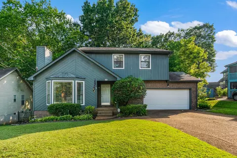 3249 E Lake Dr, Nashville, TN 37214