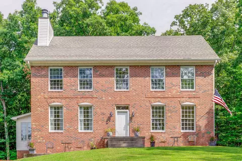 818 Town Branch Rd, Charlotte, TN 37036
