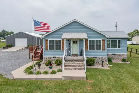 402 Alton Hill Rd, Lafayette, TN 37083