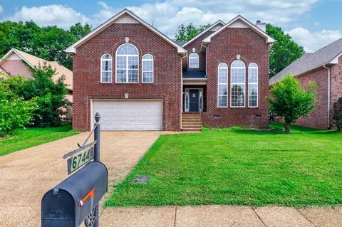 6744 Sunnywood Dr, Nashville, TN 37211