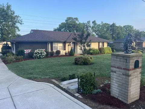 1038 Meadowview Dr, Gallatin, TN 37066