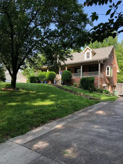 3560 Barkers Mill Rd, Clarksville, TN 37042