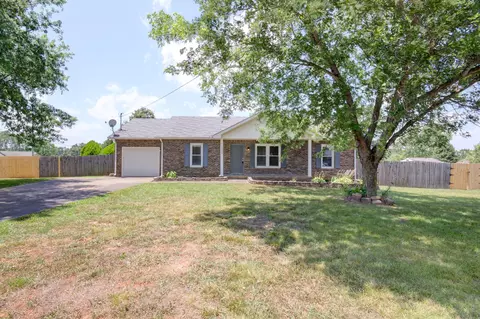 1318 Sonja Dr, Clarksville, TN 37042
