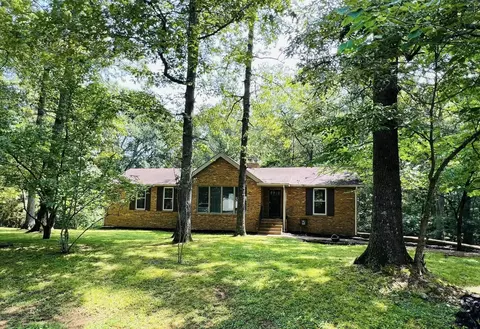 370 Twin Oaks Dr, Kingston Springs, TN 37082