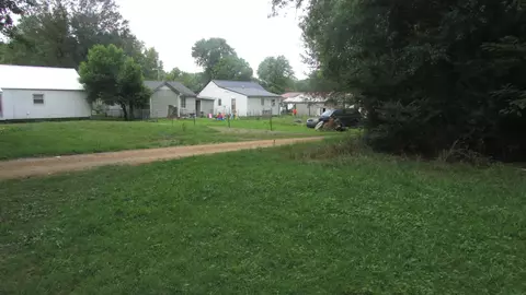 517 5th St, Lawrenceburg, TN 38464