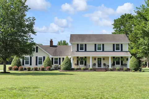 205 Spring Valley Rd, Hendersonville, TN 37075