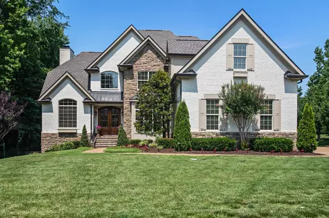1190 Meadow Bridge Ln, Arrington, TN 37014