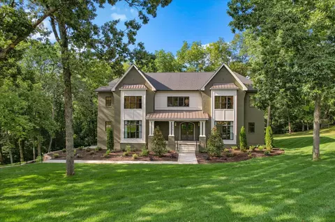 526 W Hillwood Dr, Nashville, TN 37205