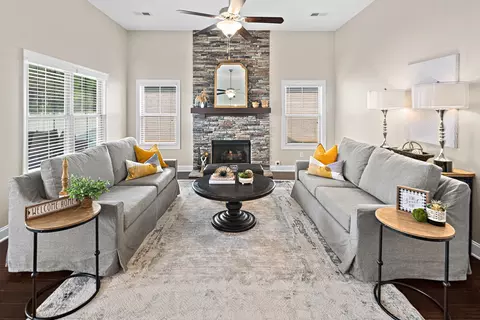 1906 Satinwood Dr, Murfreesboro, TN 37129