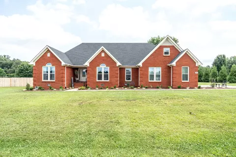 19 Blue Bird Dr, Fayetteville, TN 37334