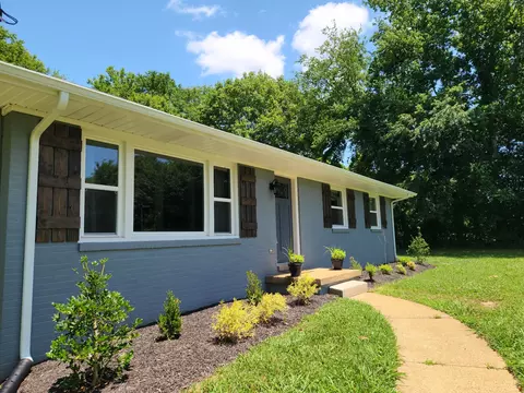 979 Old Mack Rd, Clarksville, TN 37040
