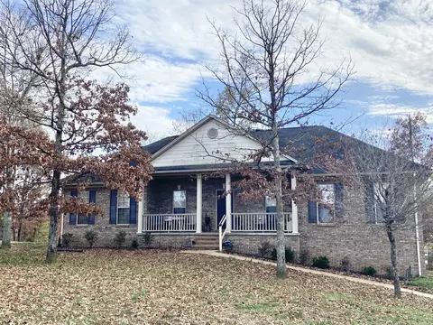13 Chesnut Ln, Lawrenceburg, TN 38464