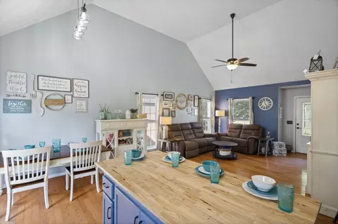 238 Green Hills Dr, Springfield, TN 37172