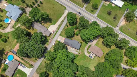 1074 Highway 100, Centerville, TN 37033 photo 2