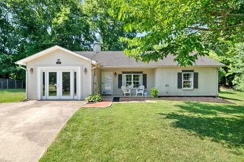 1201 Patton Pl, Oak Grove, KY 42262