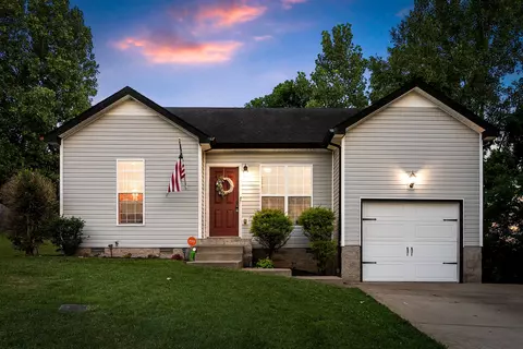 1030 E Monica Dr, Clarksville, TN 37042