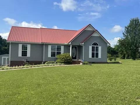 26 Ridgeline Dr, Fayetteville, TN 37334