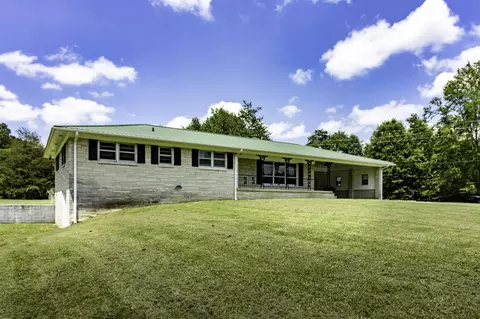 407 W Point Rd, Lawrenceburg, TN 38464