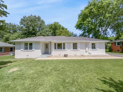 1017 Meadowview Dr, Gallatin, TN 37066