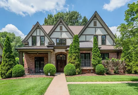 221 Mockingbird Rd, Nashville, TN 37205