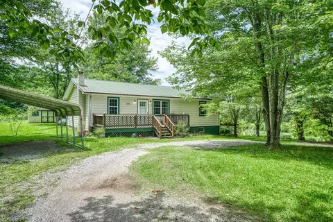 1046 Burgess School Rd, Cookeville, TN 38506