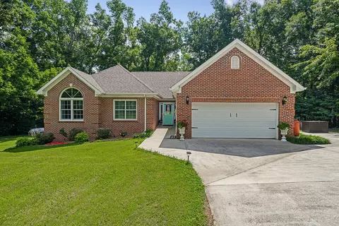 705 Tower Hill Rd, Livingston, TN 38570