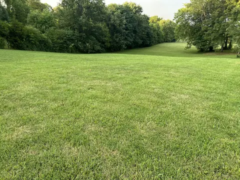 2101 Trieste Trl, Adams, TN 37010