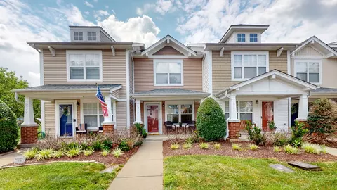 3277 Harpeth Springs Dr, Nashville, TN 37221