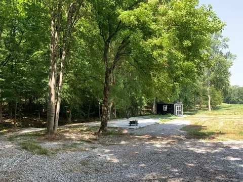 266 Shoally Branch Rd, Leoma, TN 38468