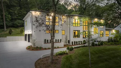 1323 Harding Pl, Nashville, TN 37215